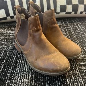 UGG Chelsea Boot Sz 8